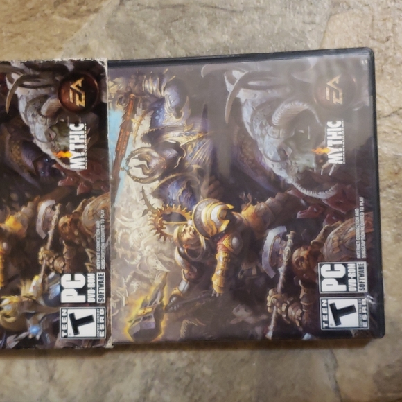 4/20 Warhammer Online: Age of Reckoning (PC, 2008) Disc 1 & 2 With Manual - Picture 3 of 6